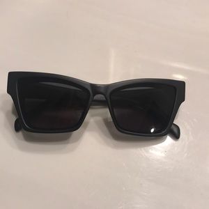 Sample Saint Owen matte black rockbird sunglasses